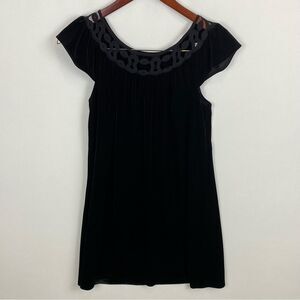 Frenchi Scoop Neck Detailed Velvet Mini Dres
